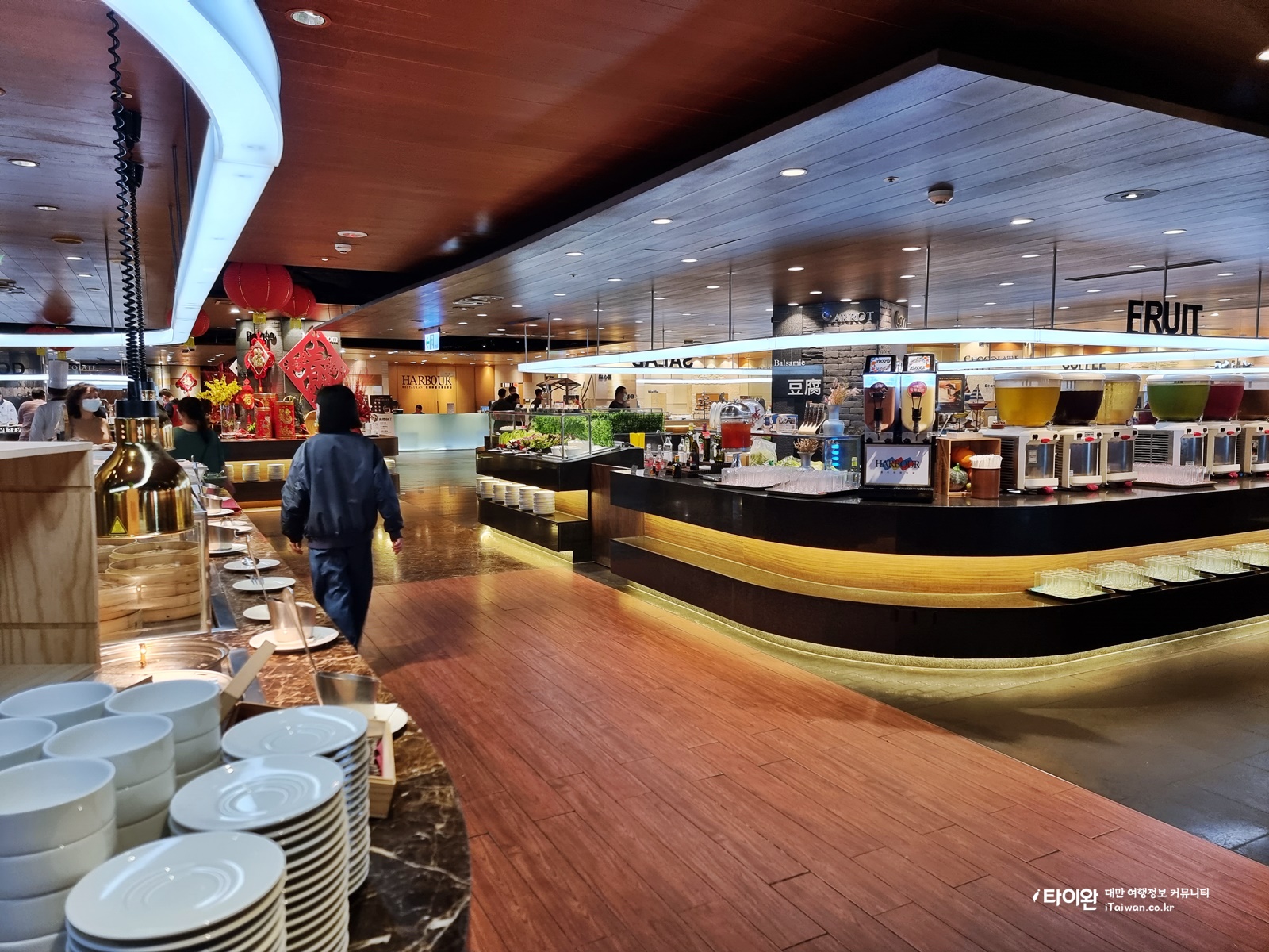 가오슝 뷔페 쥐단 Hi-Lai Harbour Hanshin Arena Branch 漢來海港餐廳 巨蛋店 (6).jpg