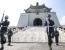 “개인숭배와 결별” 대만 장제스 동상 의장대 교대식 폐지